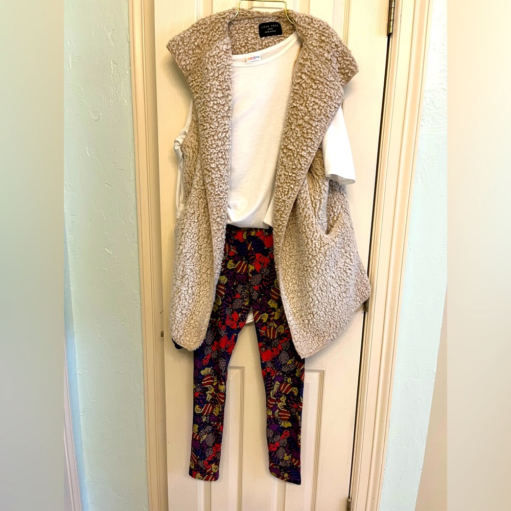 LuLaRoe candy leggings. one size